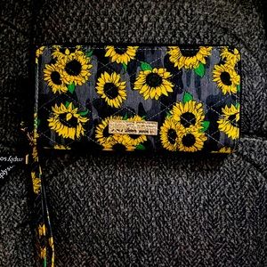 Simply Southern Daisy wallet